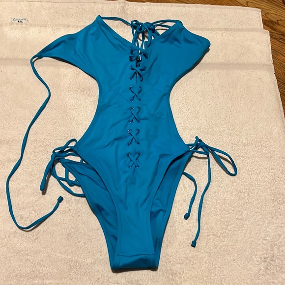 SKIMS Other - SKIMS Swim Lace Up Monokini